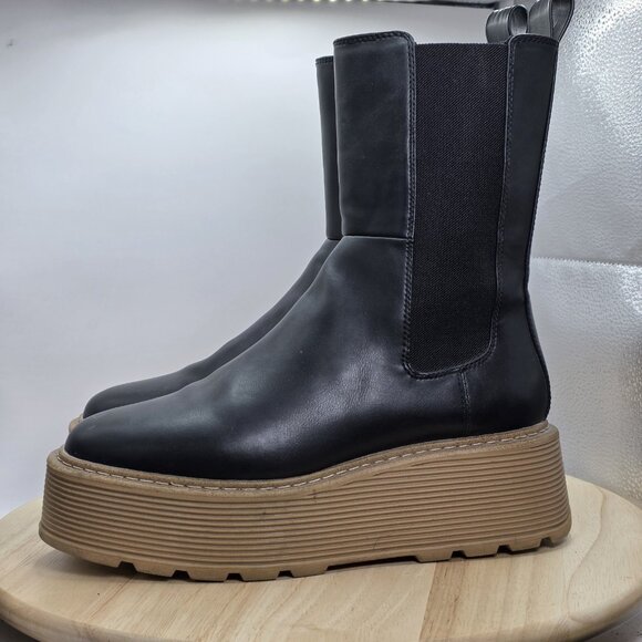 H&M Shoes - Womens Szie 8 - H&M platform Chelsea boots - black upper and a beige/gum sole